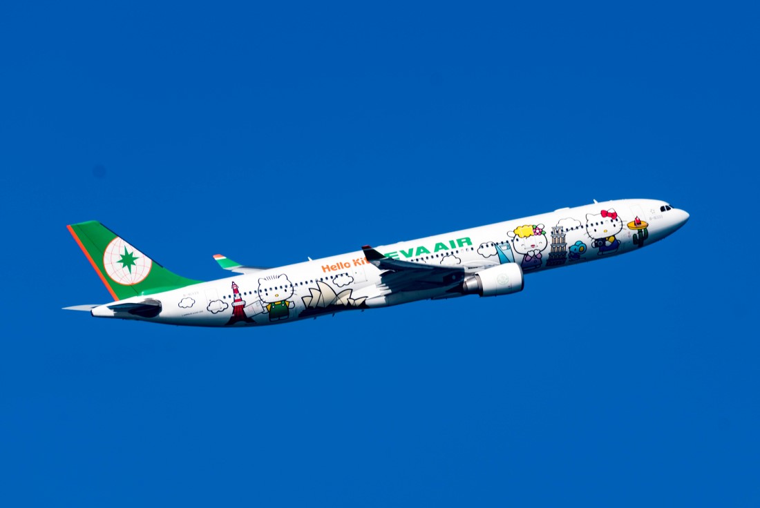 Airbus A330-302 «EVA Air» в спецливрее Hello Kitty Around the World, Тайбэй