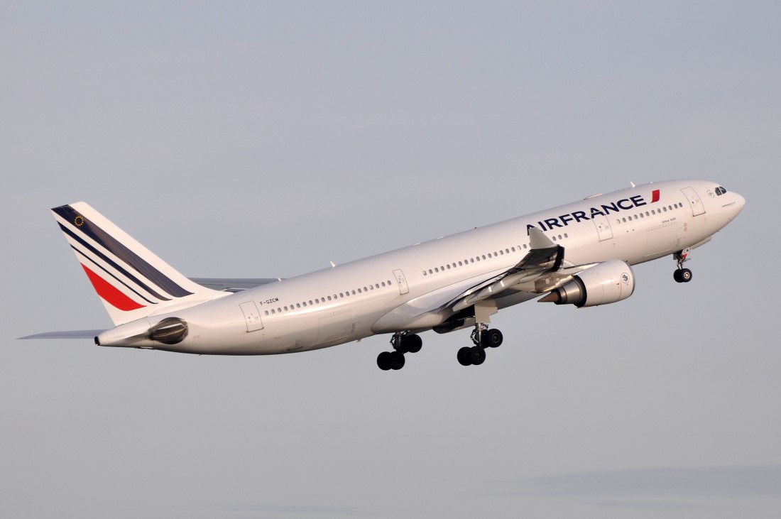 Airbus A330-203 «Air France» F-GZCM в Париже (Шарль-де-Голль)