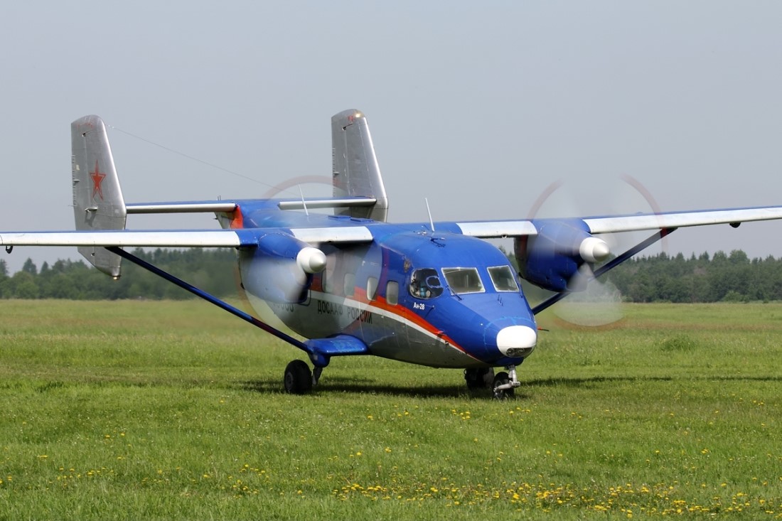 Ан-28/M-28 на аэродроме Никольское-Сиворицы