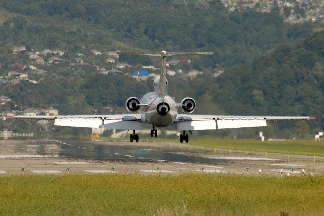 Фото ЯК-42 специально для этой статьи